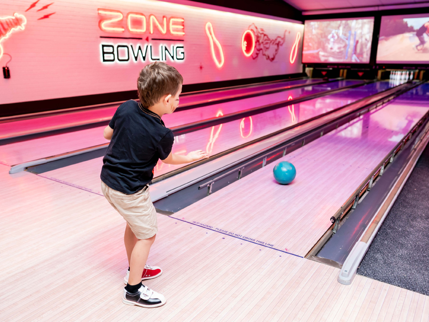 ZONE BOWLING
